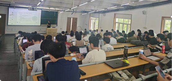 拓展研究生学术视野
